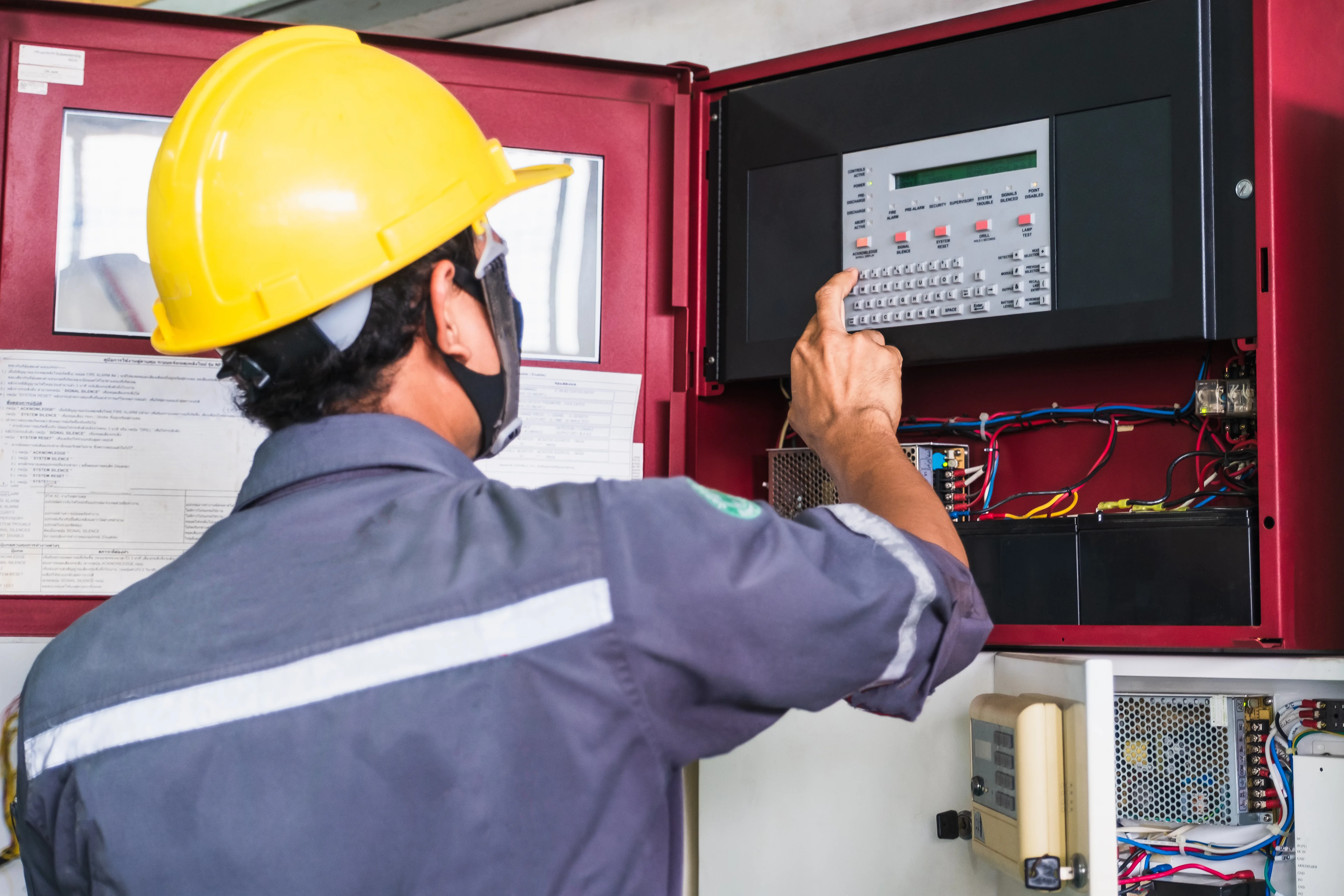 Brandmeldcentrale van een brandmeldinstallatie, onderdeel van het all-in leaseconcept van Cebec
